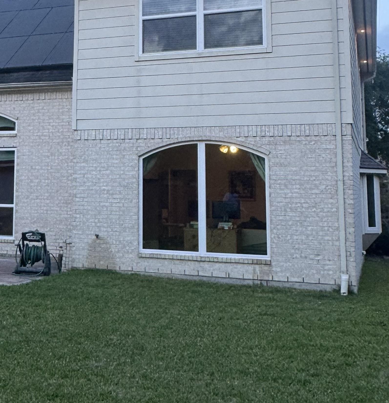 Replacement windows installed on a home near Missouri City, TX